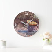 Klein geel bedekletsen in emmer grote klok (Huis)