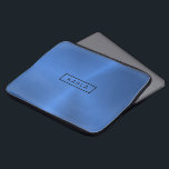 Klein gepolijste blauwe metalen achtergrond laptop sleeve<br><div class="desc">Elegante moderne blauwe tinten polijst metallische textuurafdrukken. Facultatief monogram.</div>