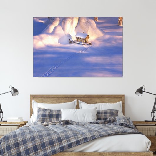 Klein huis in Sneeuwcanvas Canvas Afdruk (Insitu (Slaapkamer))