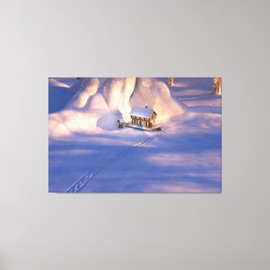 Klein huis in Sneeuwcanvas Canvas Afdruk (Voorkant)