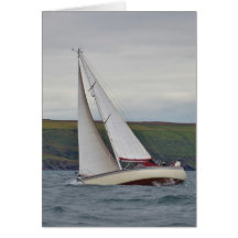 Klein jacht op zeilen, hard