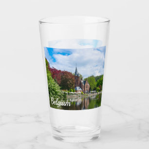 Klein kasteel bij het meer in Brugge, België Glas