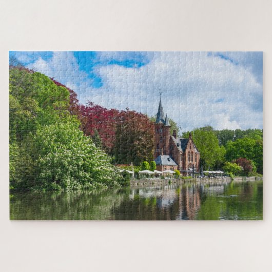 Klein kasteel bij het meer in Brugge, België Legpuzzel (Horizontaal)