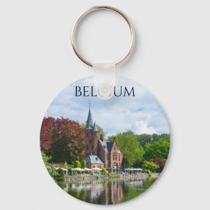 Klein kasteel bij het meer in Brugge, België Sleutelhanger