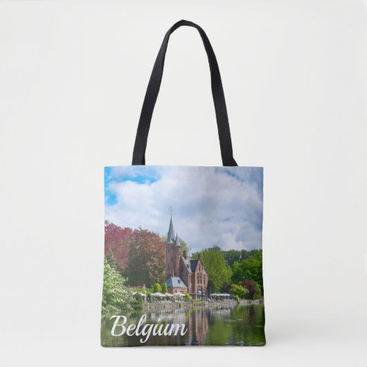 Klein kasteel bij het meer in Brugge, België Tote Bag (Voorkant)