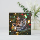 Klein katje op kerstboom Persoonlijk Feestdagenkaart (Staand voorkant)