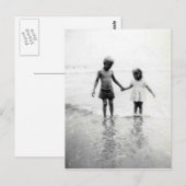 klein meisje en jongen met handenpost briefkaart (Voorkant / Achterkant)