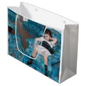 Klein meisje in een blauwe stoel, Cassatt Groot Cadeauzakje (Voorkant Gekanteld)
