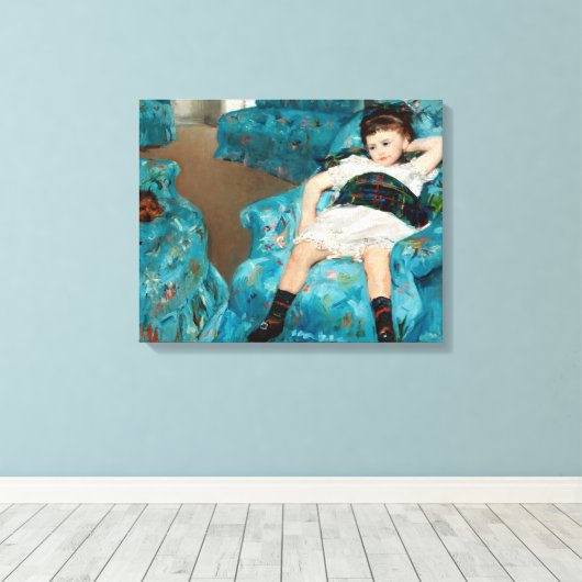 Klein meisje in een blauwe stoel door Mary Cassatt Canvas Afdruk (Insitu (Houten vloer))