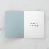 Klein meisje knuffelen een teddybeer kaart (Binnen)