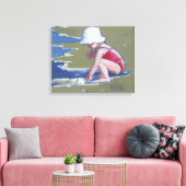 Klein meisje met pet op het strand met golven canvas afdruk (Insitu (Woonkamer))
