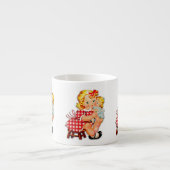 Klein meisje met  pop espresso kop (Voorkant)