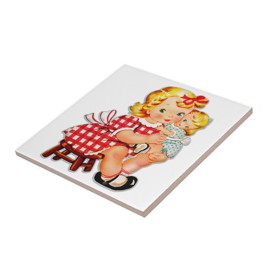 Klein meisje met  pop tegeltje (Zijkant)