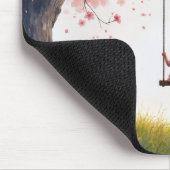 Klein meisje op een kersenboom schommel muismat (Hoek)