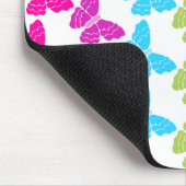 Klein meisjesachtig kleurrijk regenboog vlinderpat muismat (Hoek)