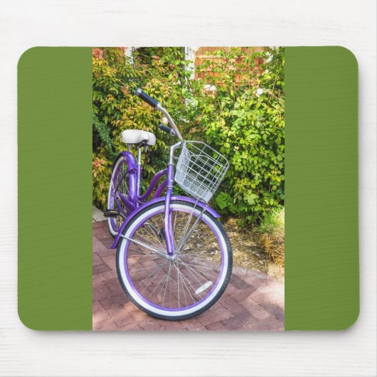 Klein Paarse fiets klaar voor een ride Muismat (Voorkant)