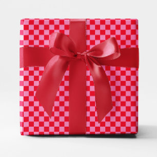 Klein rood en roze geruit cadeaupapier