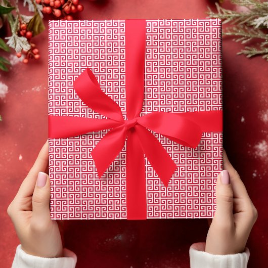 Klein rood en wit Grieks sleutelpatroon Cadeaupapier