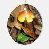 Klein-rood-geel kerstkerstkerstsieraar keramisch ornament (Links)