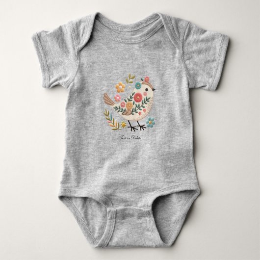 Klein vogeltje laat roze bloemen achter Onesie Romper (Voorkant)