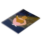 Klein zwart meisje dat notitieboek leest (Linkerzijde)