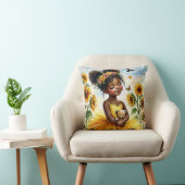 Klein zwart meisje met zonnebloemen en teddybeer kussen (Stoel)