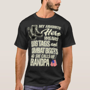 Kleindochter draagt Dog Tags Combat Bood T-shirt