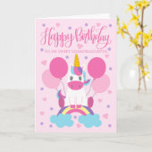 kleindochter eenhoorn zittend op regenboog verjaar kaart (Gele Bloem)