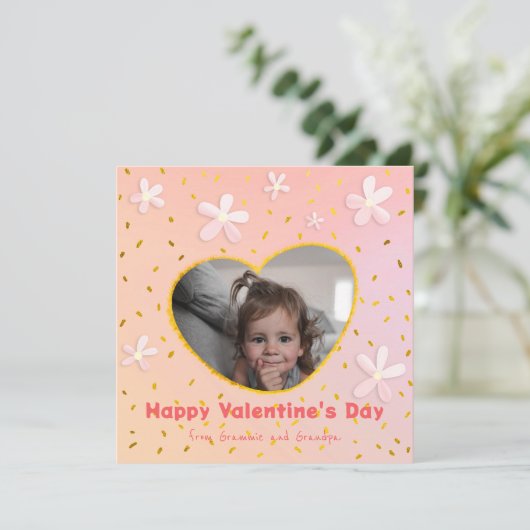 Kleindochter Zoete Bloemen Valentijnsdag Foto Feestdagenkaart (Staand voorkant)