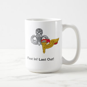 Kleine 101st Pathfinder-Mok met het tabblad Ranger Koffiemok