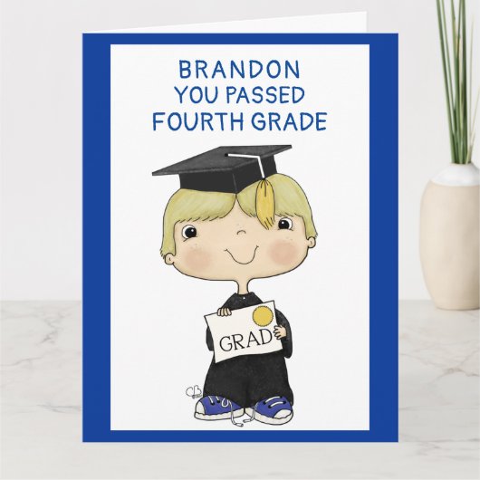Kleine afgestudeerde jongen blond haar groot kaart (Voorkant)