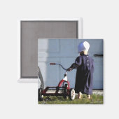 Kleine Amish Meisje met haar Trike-Waterverf Magneet (Voorkant / Achterkant)