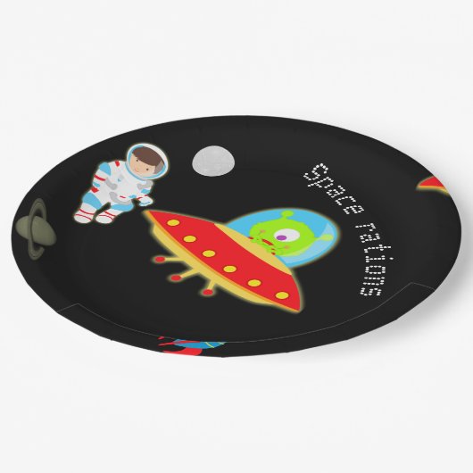 Kleine astronaut in de buitenruimte papieren bordje (Gekanteld)
