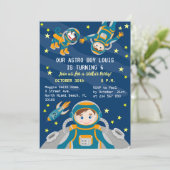 Kleine astronaut jongen dromen Verjaardagsfeestje Kaart (Staand voorkant)