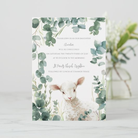 Kleine Baby Lamb en Eucalyptus doop Kaart (Staand voorkant)