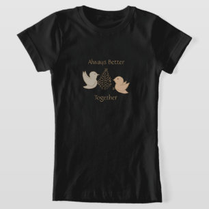 Kleine Beige Birdies bij de feeder - beter bij elk T-shirt