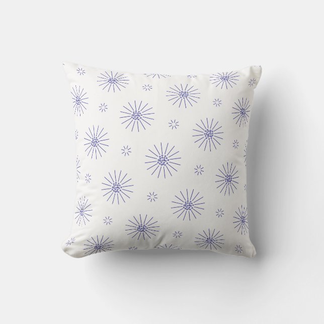 Kleine blauwe bloemen op witte kussen (Voorkant)