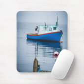 Kleine blauwe Vissende boot Muismat (Met muis)