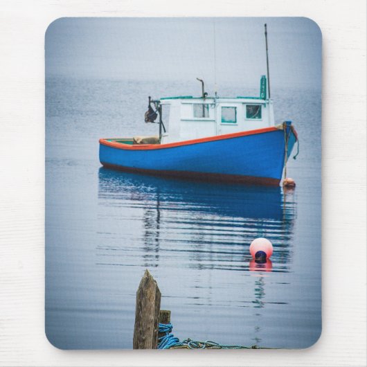 Kleine blauwe Vissende boot Muismat (Voorkant)