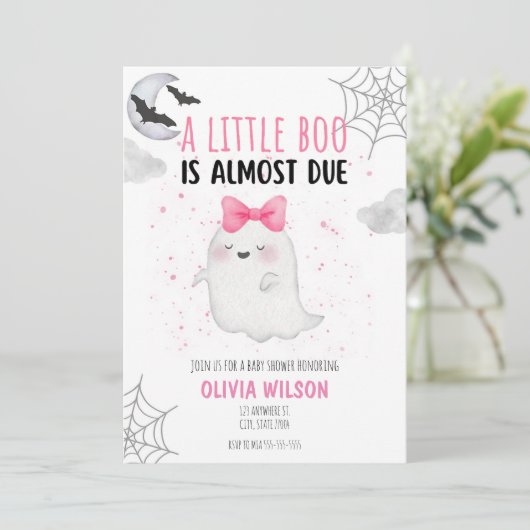 KLEINE BOO IS UITGEREKEND BABY SHOWER UITNODIGING (Staand voorkant)