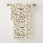 Kleine Bospaddenstoelen op een beige achtergrond Bad Handdoek (Insitu)