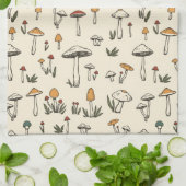Kleine Bospaddenstoelen op een beige achtergrond Theedoek (Gevouwen)