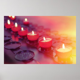 Kleine brandende kaarsen in katholieke kerk poster