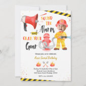 Kleine brandweerjongen met foto-jongen van zaterda kaart (Voorkant)