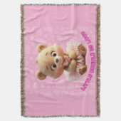 Kleine bundel van liefde - Schattige Baby Beer in  Deken (Voorkant Verticaal)