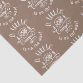 Kleine camper is onderweg naar het baby shower tissuepapier (Detail)