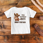 Kleine cowboy eerste rodeo gepersonaliseerde naam<br><div class="desc">Kleine cowboy vooraan rodeo gepersonaliseerde naamfamilie die overeenkomt met T-shirt.</div>