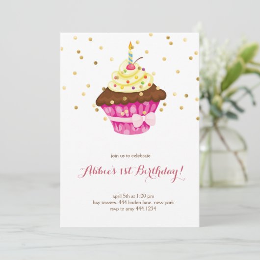 Kleine Cupcake Eerste Verjaardag Uitnodiging (Staand voorkant)