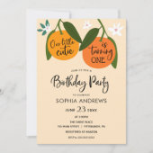 Kleine Cutie Oranje Verjaardagsuitnodiging Kaart (Voorkant)