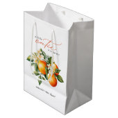 Kleine Cutie Sinaasappel Clementine Baby shower Medium Cadeauzakje (Voorkant Gekanteld)